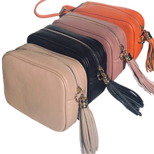 Lade das Bild in den Galerie-Viewer, BORSETTA Quastentasche