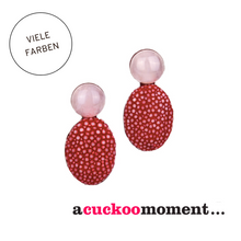 Lade das Bild in den Galerie-Viewer, A CUCKOO MOMENT Ohrstecker Lizzy Rosenquarz