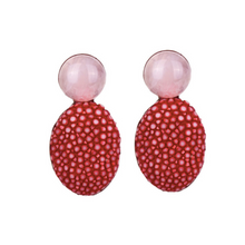 Lade das Bild in den Galerie-Viewer, A CUCKOO MOMENT Ohrstecker Lizzy Rosenquarz