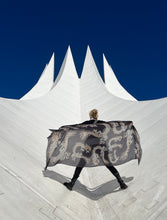 Lade das Bild in den Galerie-Viewer, SIMONE BRUNS - Dragon black