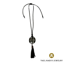 Lade das Bild in den Galerie-Viewer, YAEL NADIV Hornkette oliv