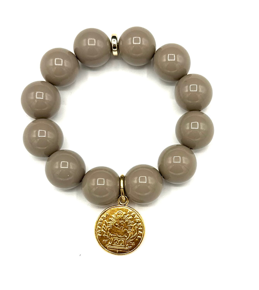 RIO Acryl Kugelarmband mit Münzanhänger - grau