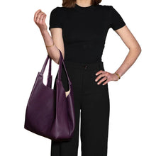 Lade das Bild in den Galerie-Viewer, ELLABEE Mary Poppins dark purple (mit und ohne Wickeltasche)
